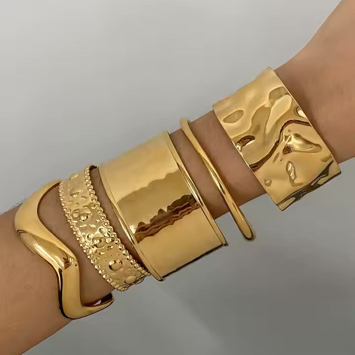 Globetrotter Cuff