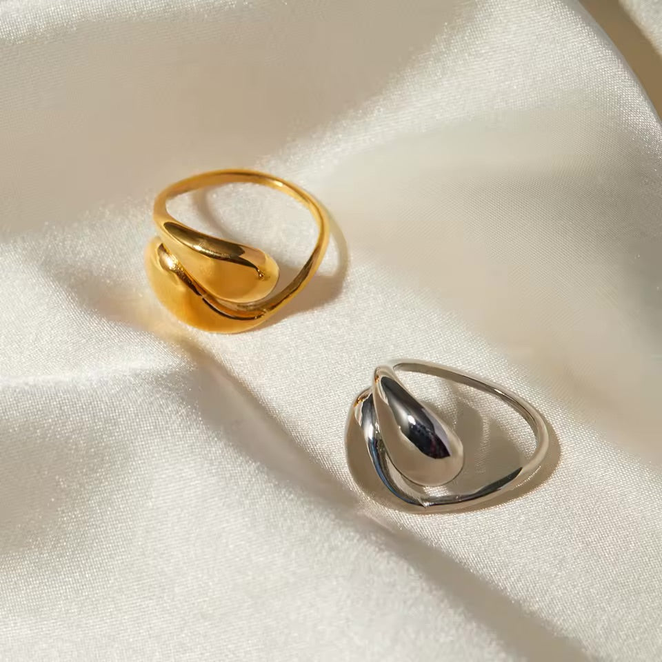 Echo Curve Ring